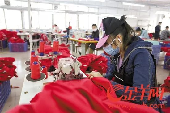东莞寮步鞋厂最新招工，故事中的欢笑与情感连结之旅