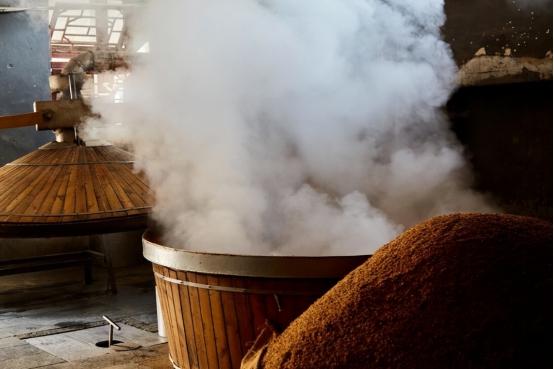 最新酿酒设备,探寻自然美景中的酿酒之旅,寻觅内心平和与喜悦的源泉