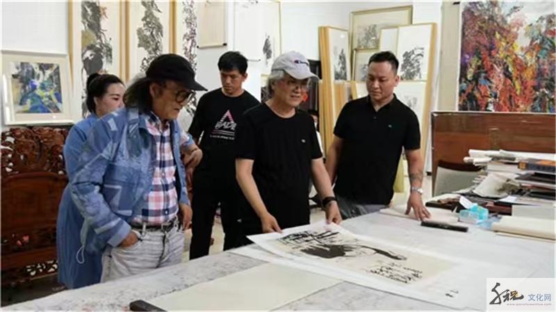 高科技革新之旅,燃情高粱地,体验未来生活前沿魅力